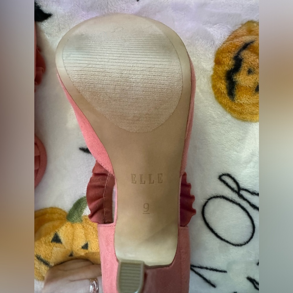 Elle Peach Velvet heels NWOT - Picture 5 of 5